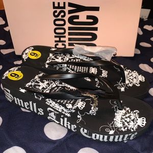 JUICY COUTURE FLIP FLOPS